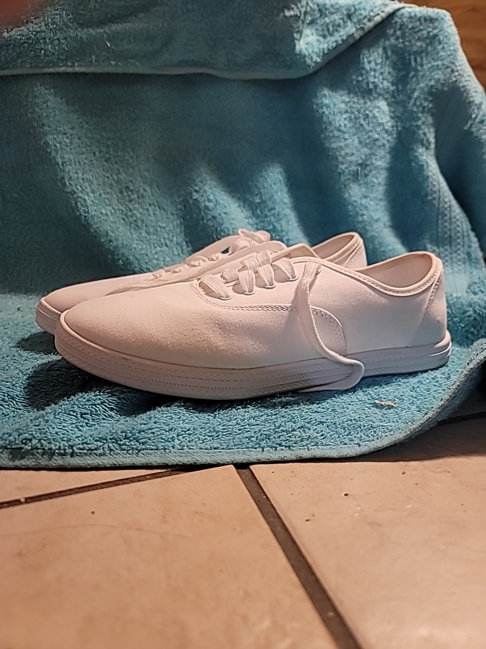 Universal Thread White Canvas Sneakers - Women's - Picture 2 of 11